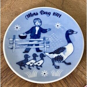 Genuine Stone Jewelry Blue 1971 Norway Trinket Dish Vintage Modern Wearable Lot